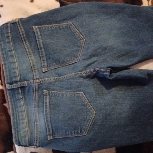 ROCK STAR, OLD NAVY CAPRIS, SIZE 4, MID RISE. - Picture 5 of 7